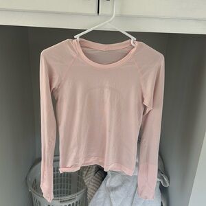 Long sleeve Swiftly Tech Lulu lemon woman’s size 4